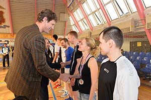 151340201603183