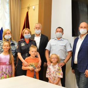 ЗА ЗНАНИЯМИ — С РЮКЗАКОМ, ОТ ДОЖДЯ — ПОД ЗОНТОМ!