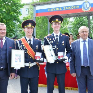 ПОД МАРШ ПОСЛЕДНЕГО ЗВОНКА
