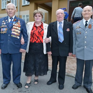 В НОВЫХ СТЕНАХ И СЛУЖБА КРАШЕ!
