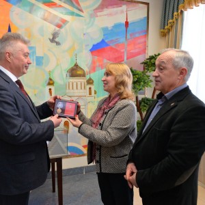 ПОСВЯЩАЕТСЯ ЗАЩИТНИКАМ ОТЧИЗНЫ 