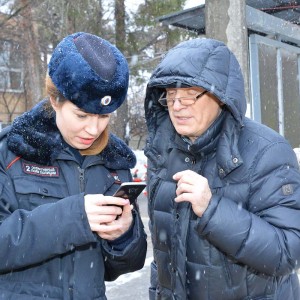 ПЕРВЫМИ ВСТАЮТ НА ЗАЩИТУ